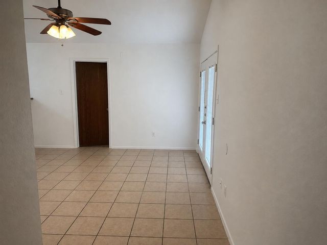 8205 W Gate BLVD B, Austin, TX 78745