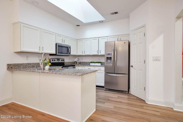 3742 Hurstbourne Ridge Blvd, Louisville, KY 40299