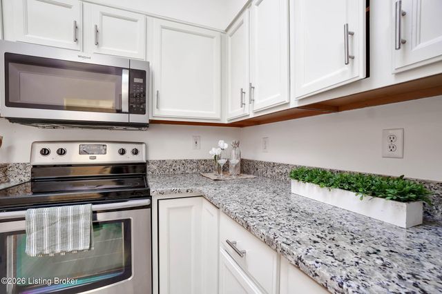 3742 Hurstbourne Ridge Blvd, Louisville, KY 40299