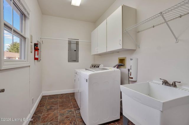 3742 Hurstbourne Ridge Blvd, Louisville, KY 40299
