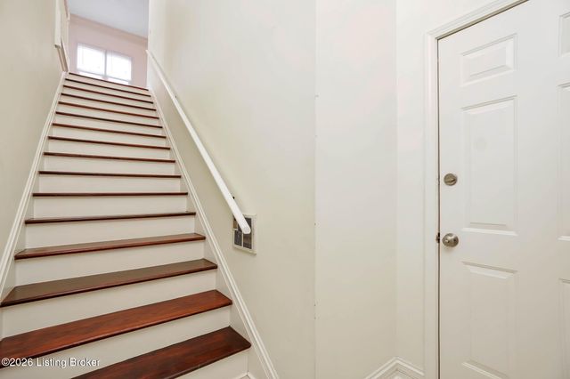 3742 Hurstbourne Ridge Blvd, Louisville, KY 40299
