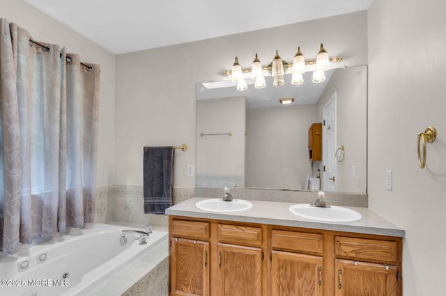 1 Woodland Avenue, Cream Ridge, NJ 08514
