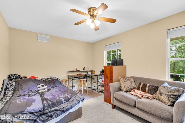 1 Woodland Avenue, Cream Ridge, NJ 08514