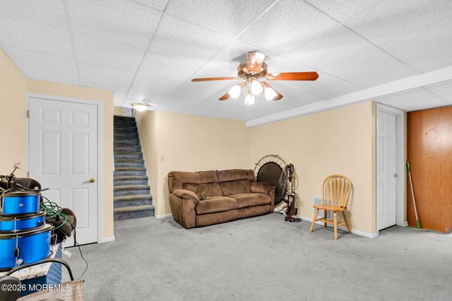 1 Woodland Avenue, Cream Ridge, NJ 08514