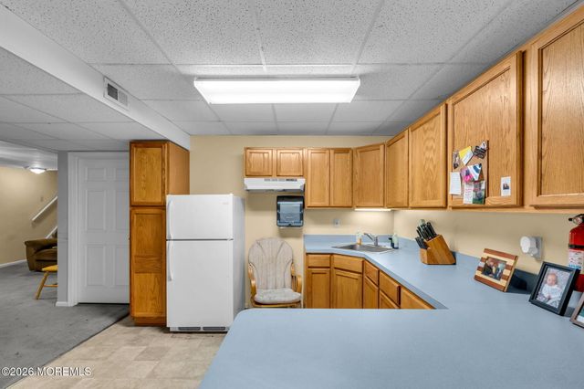 1 Woodland Avenue, Cream Ridge, NJ 08514