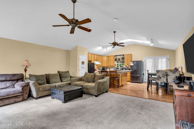 1 Woodland Avenue, Cream Ridge, NJ 08514