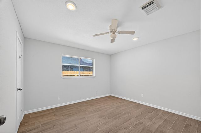 4710 36th Street, Dickinson, TX 77539