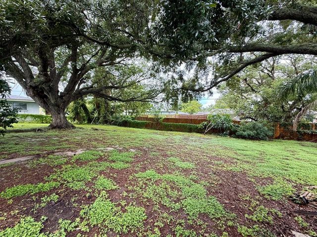 1912 N HIGHLAND AVENUE, Clearwater, FL 33755