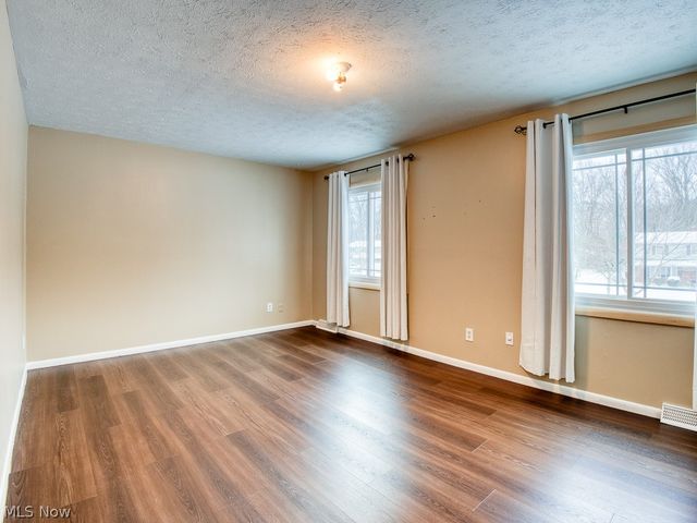 32625 Surrey Lane, Avon Lake, OH 44012