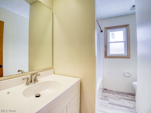 32625 Surrey Lane, Avon Lake, OH 44012