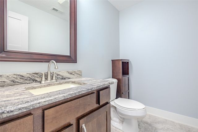 6810 Coburn Lane, Johnston, IA 50131