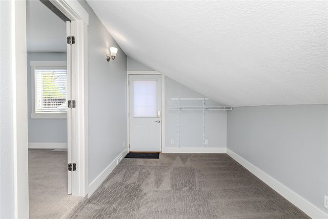 6810 Coburn Lane, Johnston, IA 50131