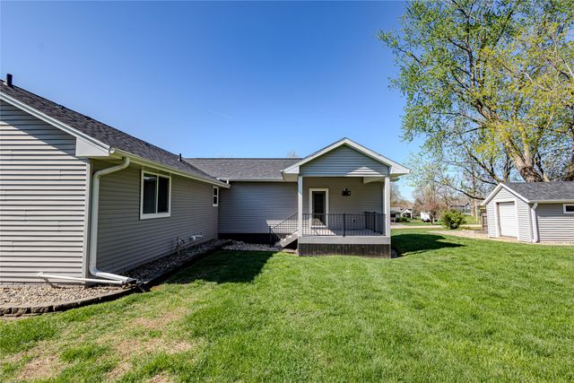 6810 Coburn Lane, Johnston, IA 50131