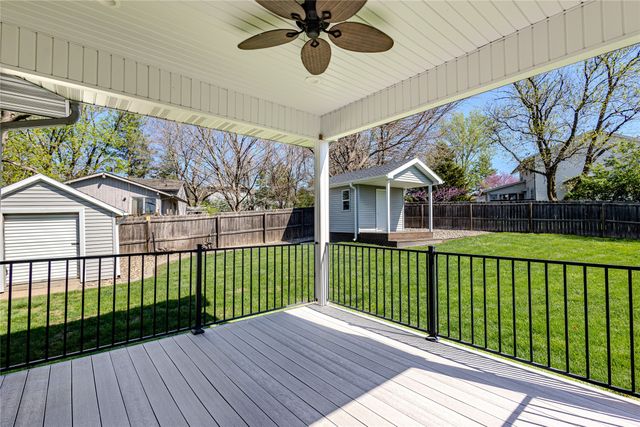 6810 Coburn Lane, Johnston, IA 50131