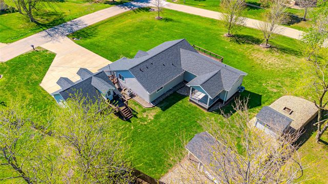 6810 Coburn Lane, Johnston, IA 50131