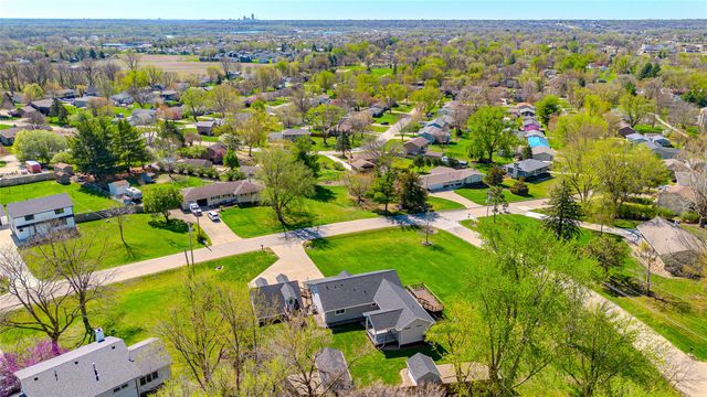 6810 Coburn Lane, Johnston, IA 50131