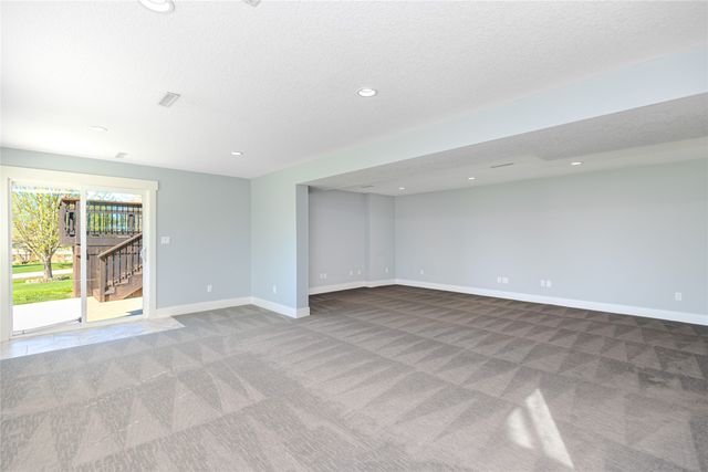 6810 Coburn Lane, Johnston, IA 50131