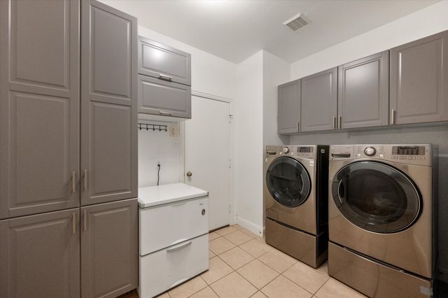 6945 Shoreview Drive, Grand Prairie, TX 75054