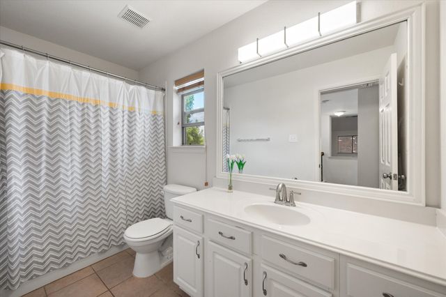 6945 Shoreview Drive, Grand Prairie, TX 75054