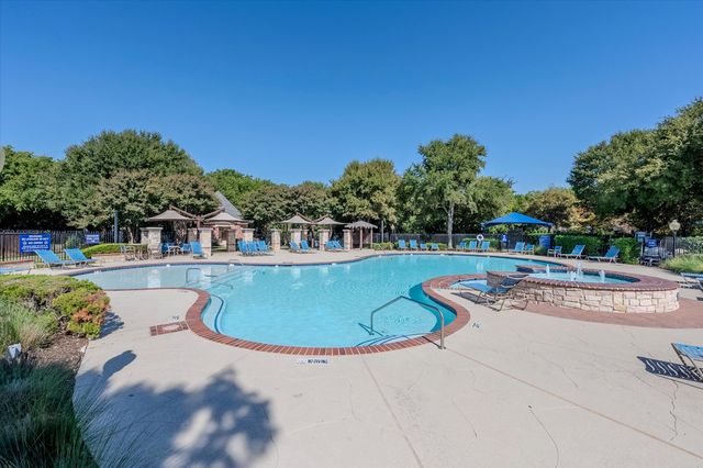 6945 Shoreview Drive, Grand Prairie, TX 75054