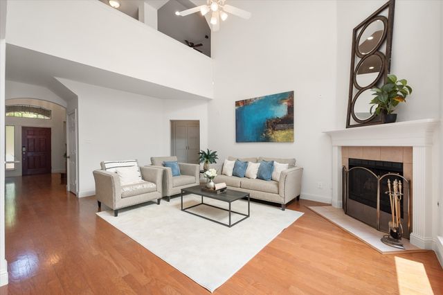 6945 Shoreview Drive, Grand Prairie, TX 75054