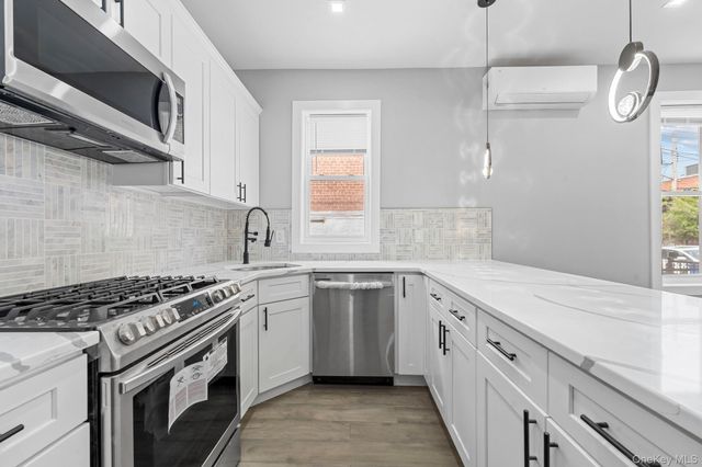 651 Saint Lawrence Avenue, Bronx, NY 10473