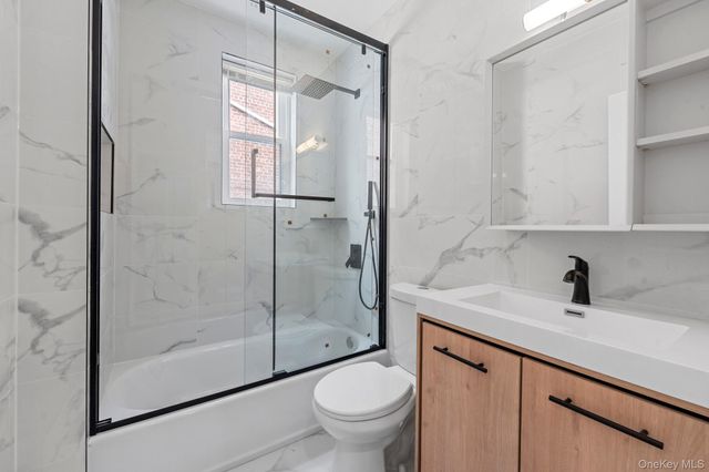 651 Saint Lawrence Avenue, Bronx, NY 10473