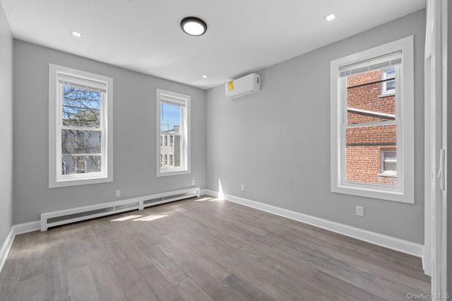 651 Saint Lawrence Avenue, Bronx, NY 10473