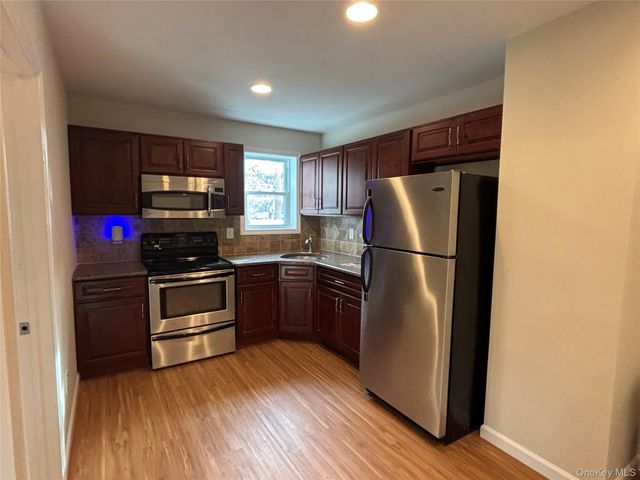 55 Waverly Avenue, Smithtown, NY 11787