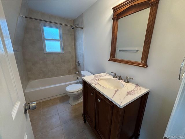 55 Waverly Avenue, Smithtown, NY 11787