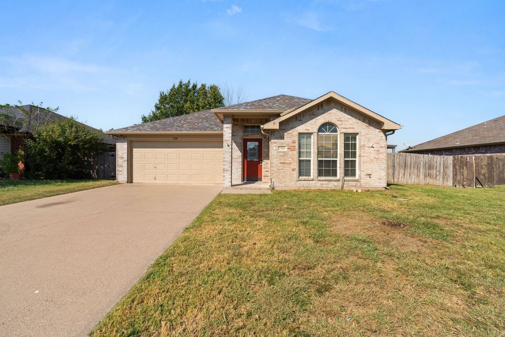 1309 Rye Glen Drive, Midlothian, TX 76065