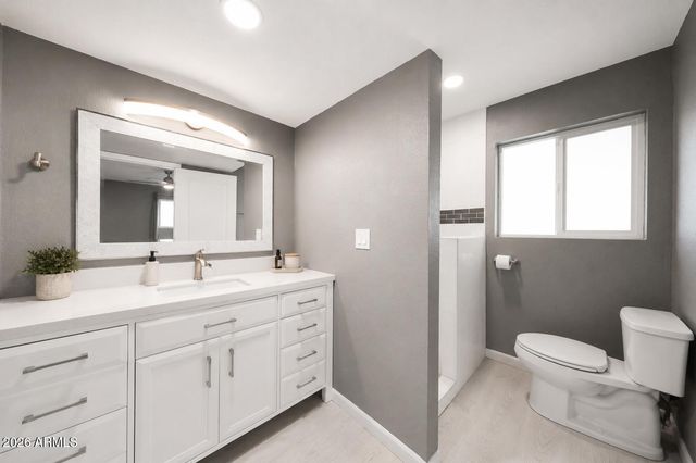 2209 N RECKER Road, Mesa, AZ 85215