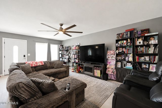 2209 N RECKER Road, Mesa, AZ 85215