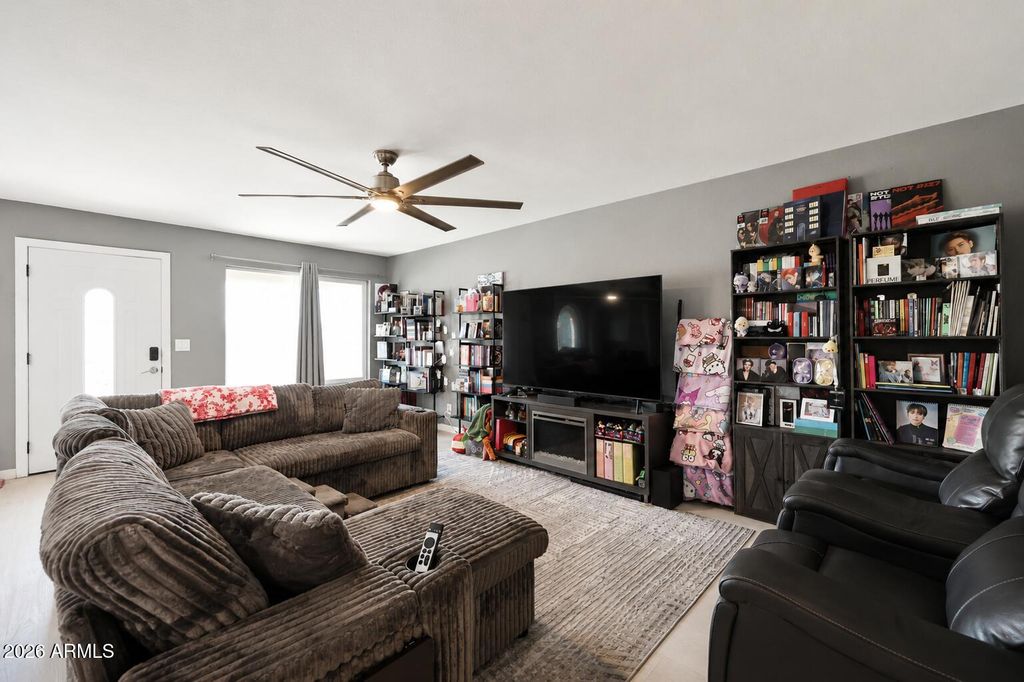 Image 8 of property listing at 2209 N RECKER Road, Mesa, AZ 85215