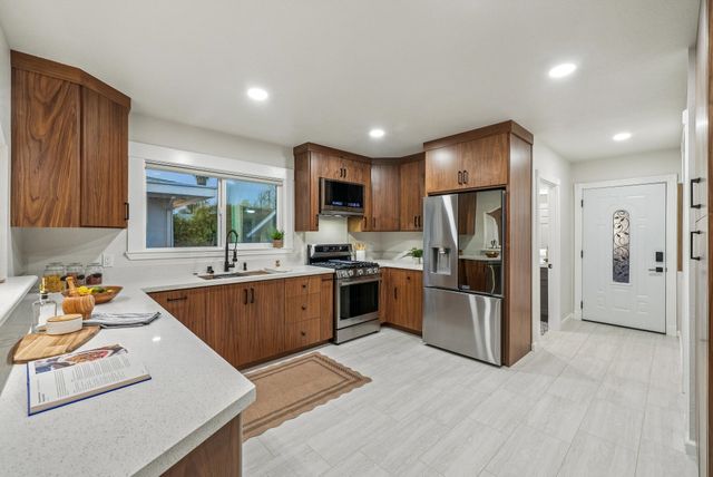 330 Melven Ct, San Leandro, CA 94577