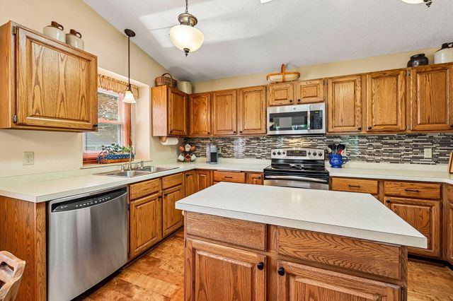 4292 Eagle Crest Drive, Eagan, MN 55122
