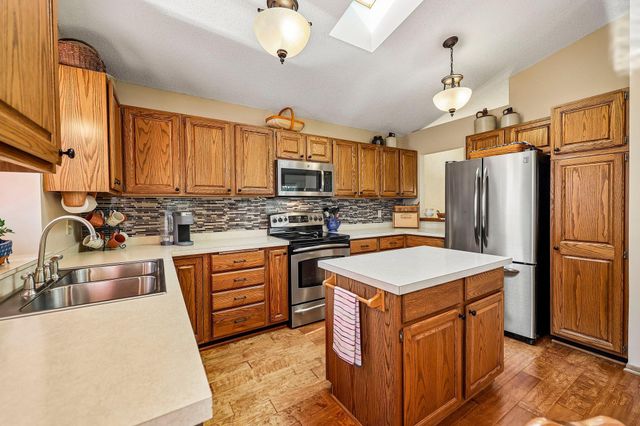 4292 Eagle Crest Drive, Eagan, MN 55122