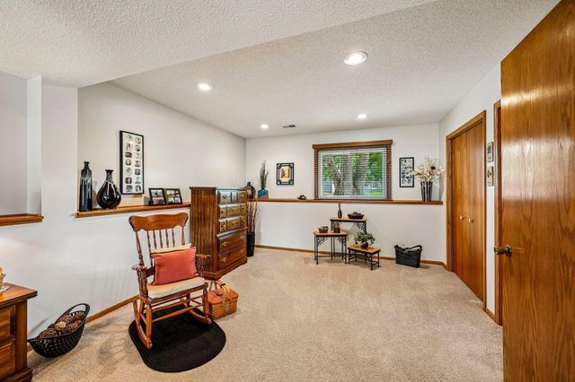 4292 Eagle Crest Drive, Eagan, MN 55122