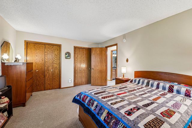 4292 Eagle Crest Drive, Eagan, MN 55122