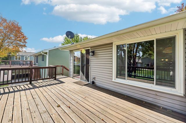 4292 Eagle Crest Drive, Eagan, MN 55122