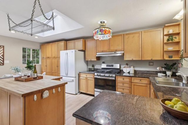 290 Hoot Owl Way, Boulder Creek, CA 95006