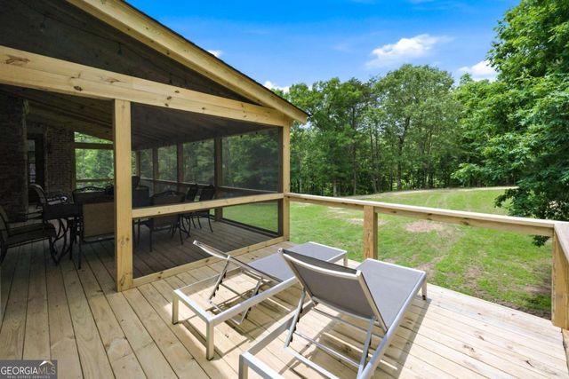 7945 Reinhardt College Parkway, Waleska, GA 30183
