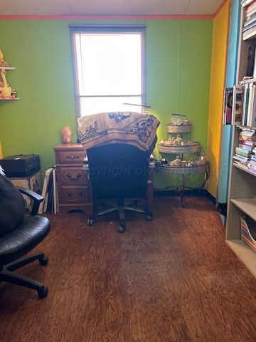 207 North Street, Claude, TX 79019