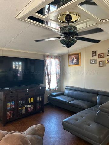 207 North Street, Claude, TX 79019