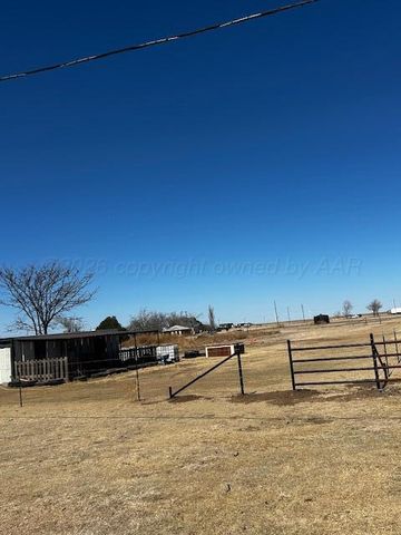 207 North Street, Claude, TX 79019