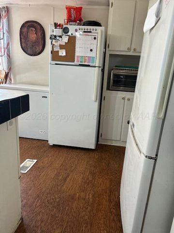 207 North Street, Claude, TX 79019