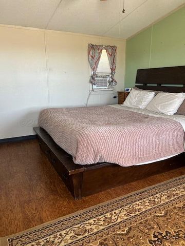 207 North Street, Claude, TX 79019