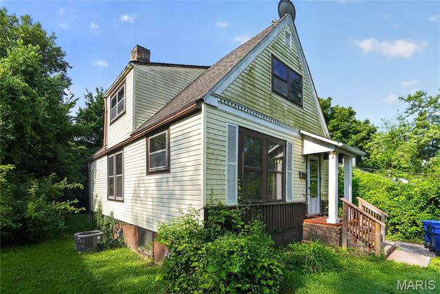 422 Scenic Drive, Riverview, MO 63137