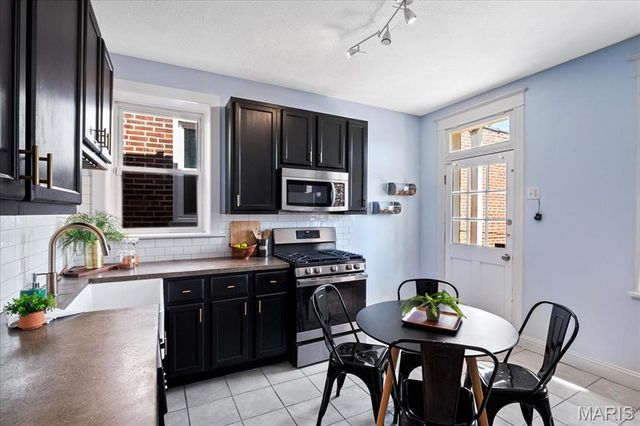 4330 Connecticut Street, St Louis, MO 63116