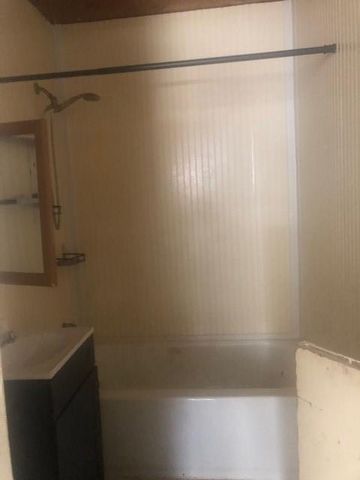 603 Lundy Street, El Campo, TX 77437